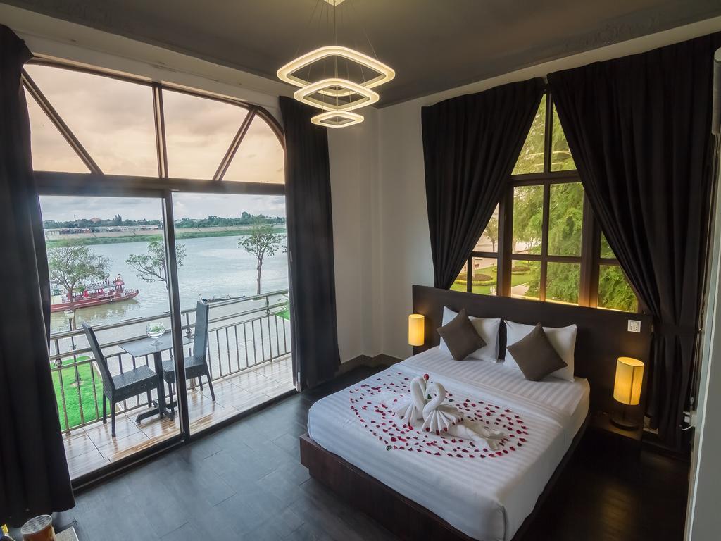 Adore Riverside Hotel بنوم بنه المظهر الخارجي الصورة